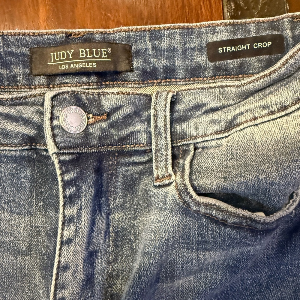 Judy Blue Jenni High Rise Cropped Jean (28) - Picture 3 of 10